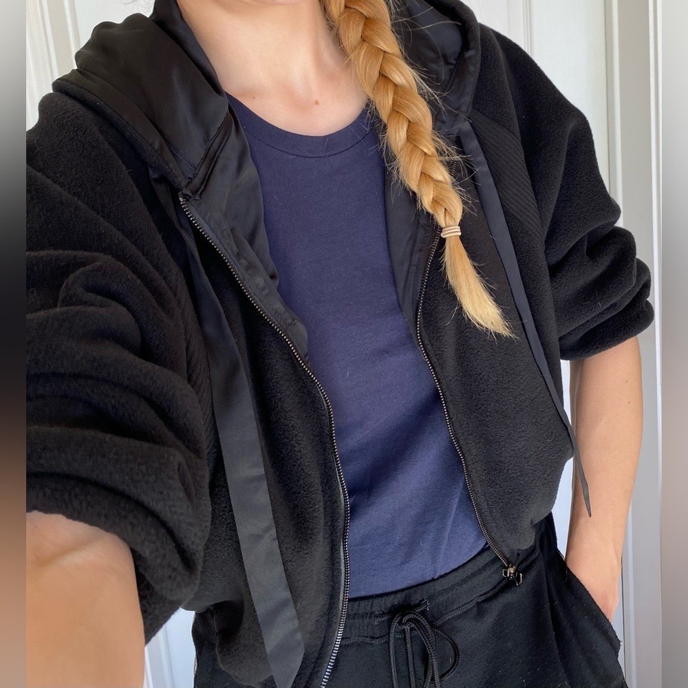 EUC Victoria’s Secret Cropped Zipped Hoodie - Picture 6 of 10